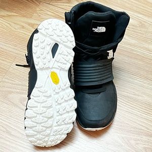 The North face boots used once!